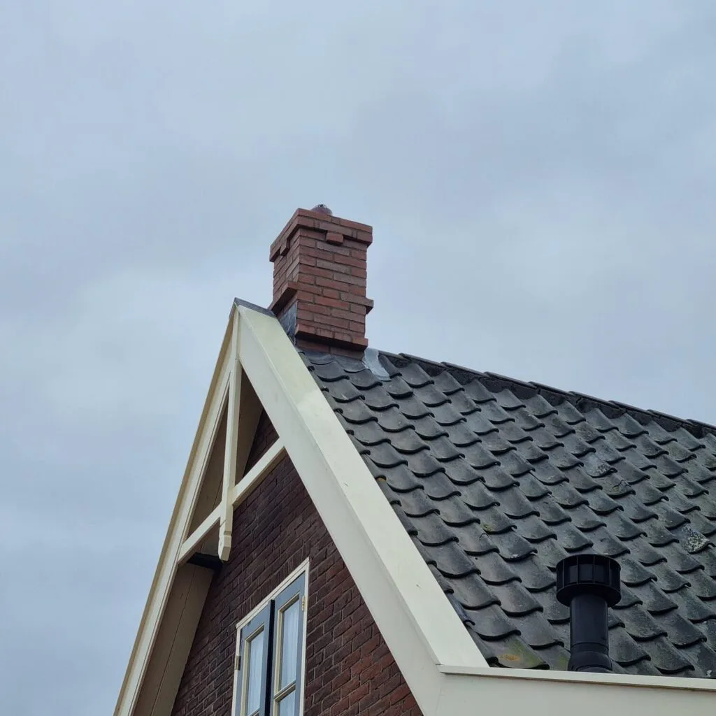Nieuw gemetselde schoorsteen door bk gevelrenovatie